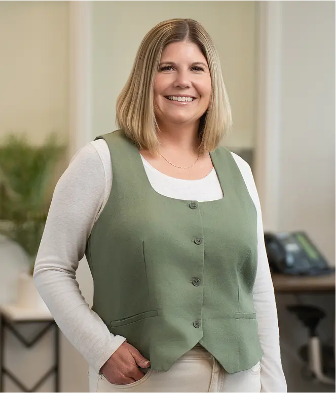 Client relationship specialist Elizabeth Dobnikar in the SD Capital office